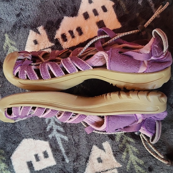 Keen Sandals - Size 2 - Picture 4 of 6